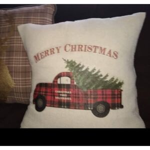 Farmhouse Festive Pillow Cover